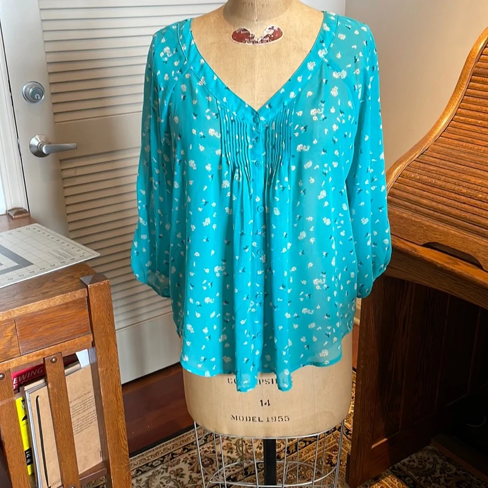 Sheer turquoise floral tunic. - Picture 1 of 4